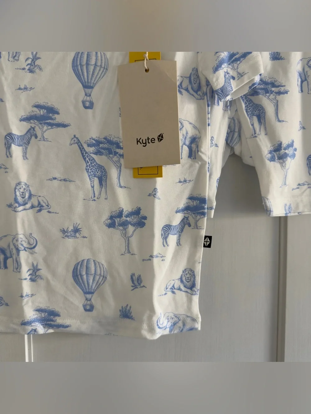 Kyte Baby Short Sleeve Pajamas in Toile Safari Size 3T